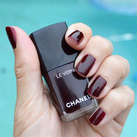 chanel rouge noir nail